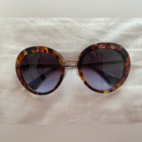 Prada Large Round Tortoiseshell Sunglasses SPR16Q - Picture 7 of 10